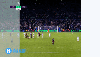 球队反超比分成功，逆转经典重演（球队完成反超，再度上演经典逆转）