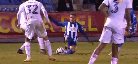 泰州队门将戴曜城谈苏超夺冠：我们值得冠军，泰州人民过年了（泰州队门将戴曜城评苏超封王：冠军实至名归，泰州举城同庆）