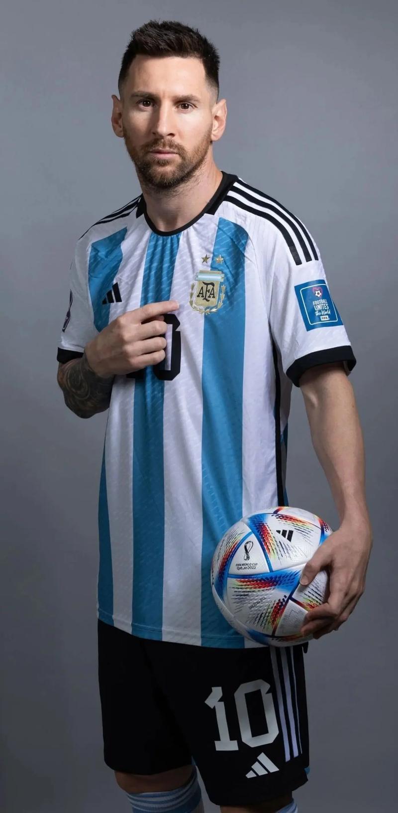 欧洲足球一夜疯狂：水晶宫绝杀，多特6轮不败，罗马爆冷（欧陆足坛今夜沸腾：水晶宫读秒绝杀，多特六轮不败，罗马爆冷失利）