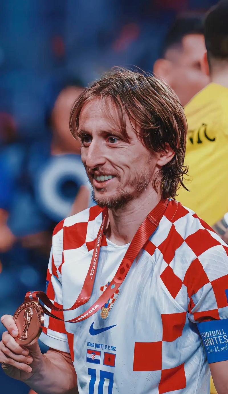 世体：巴萨查出约500起球迷倒卖对阵法兰克福门票的案件（世体：巴萨查处约500起球迷倒卖对法兰克福比赛门票案件）