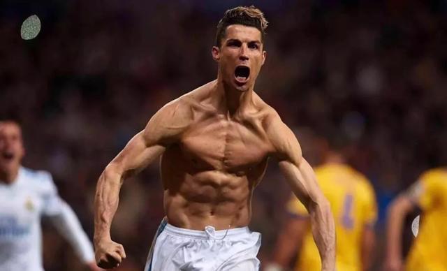 阿隆索：球队内部非常团结，阿诺德在皇马有适应过程是正常的（阿隆索：队内高度团结，阿诺德在皇马的适应期属正常）