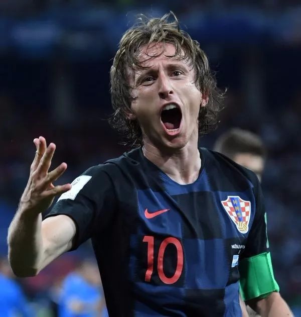 梅西球迷庆祝三周年，期待世界杯新梗（梅西球迷三周年同庆，盼世界杯再出新梗）