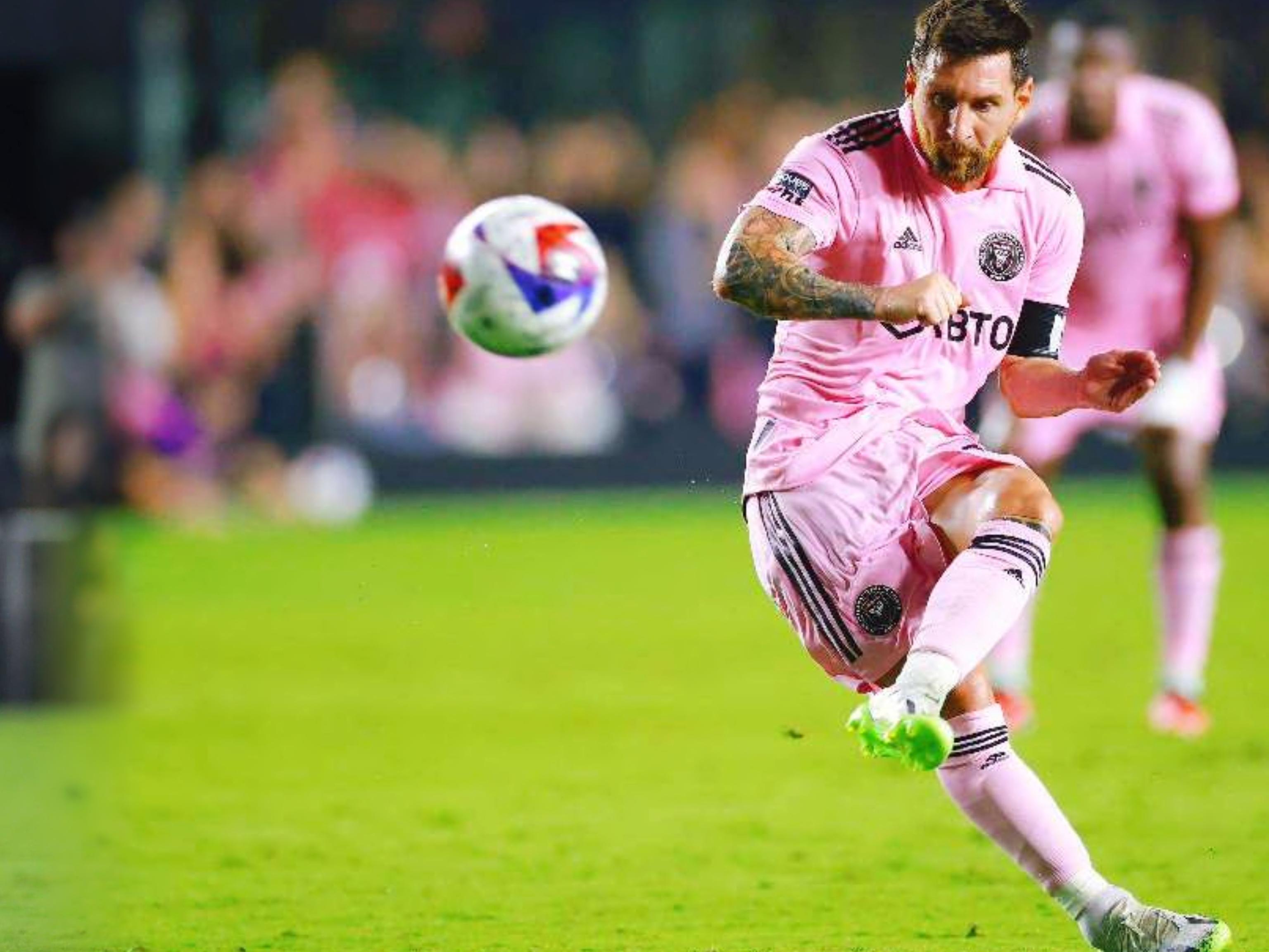 亚马尔：梅西是历史最佳，但我不想成为梅西，我想走自己的路（亚马尔：梅西乃史上最佳，但我不想做第二个梅西，我要走自己的路）