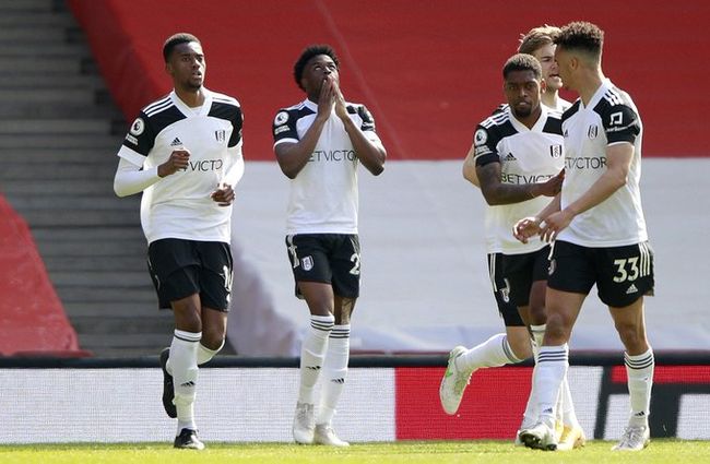 欧冠积分榜分析：小组晋级形势紧张,（欧冠积分盘点：小组出线竞争白热化）