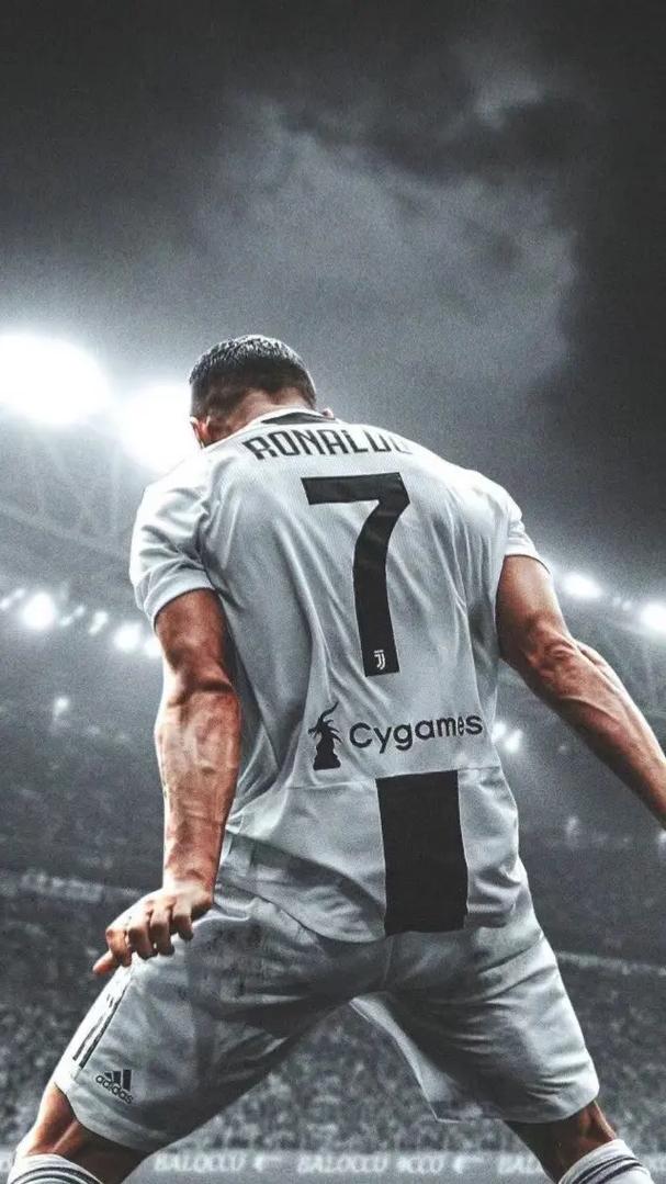 队报：利物浦中场莫顿加盟里昂转会费为1000万+500万欧（队报：里昂签下利物浦中场莫顿，转会费1000万欧+500万欧浮动条款）